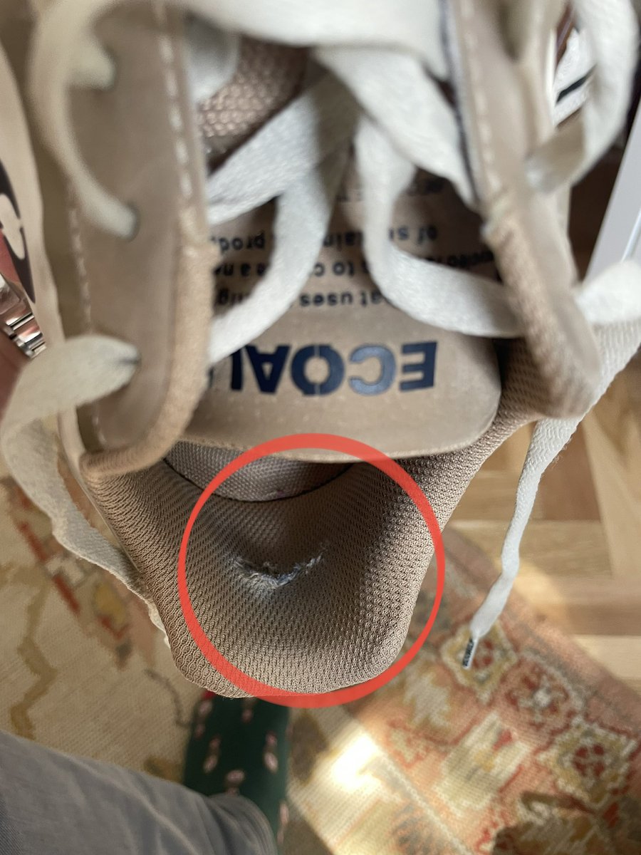 astorqui8's tweet photo. @ecoalf esta es la cálida de vuestros productos?
3 mese han durado y no me dais una solución… https://t.co/Xeuu8uCneq