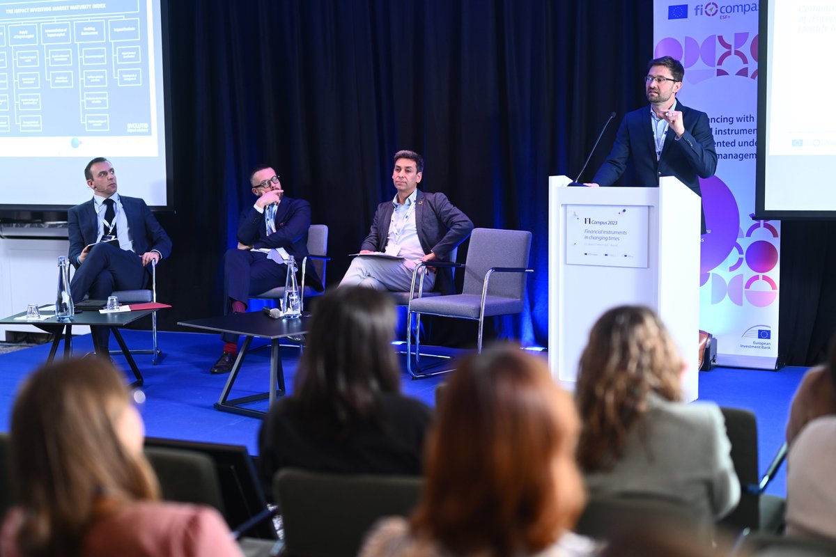 fi-compass tweet media