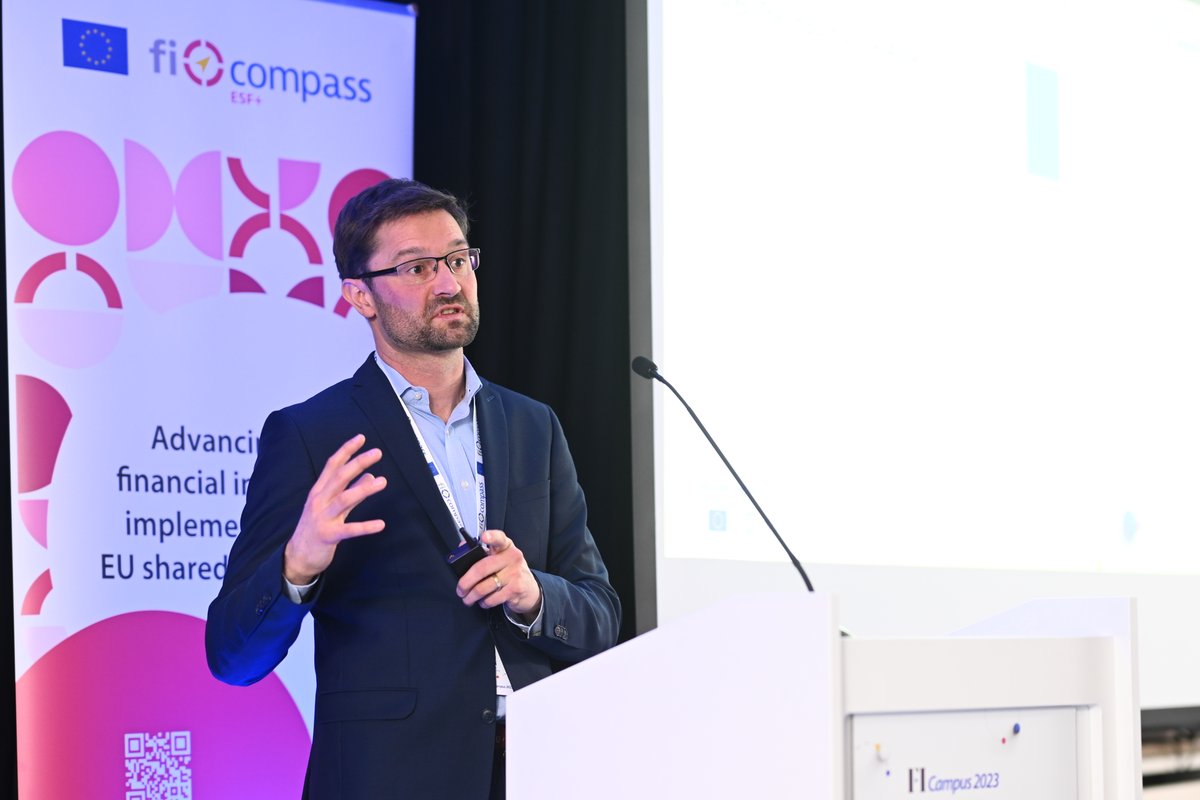 fi-compass tweet media