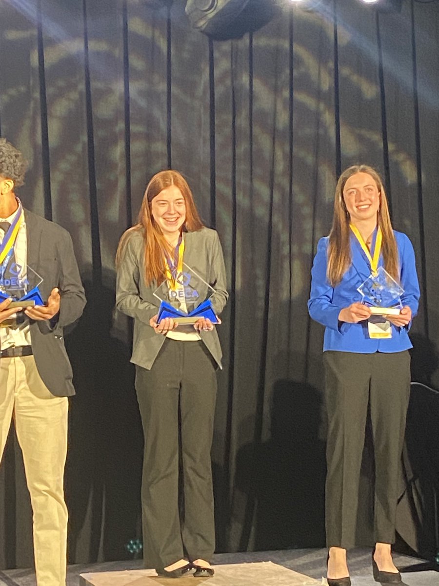 Francis Howell DECA tweet media