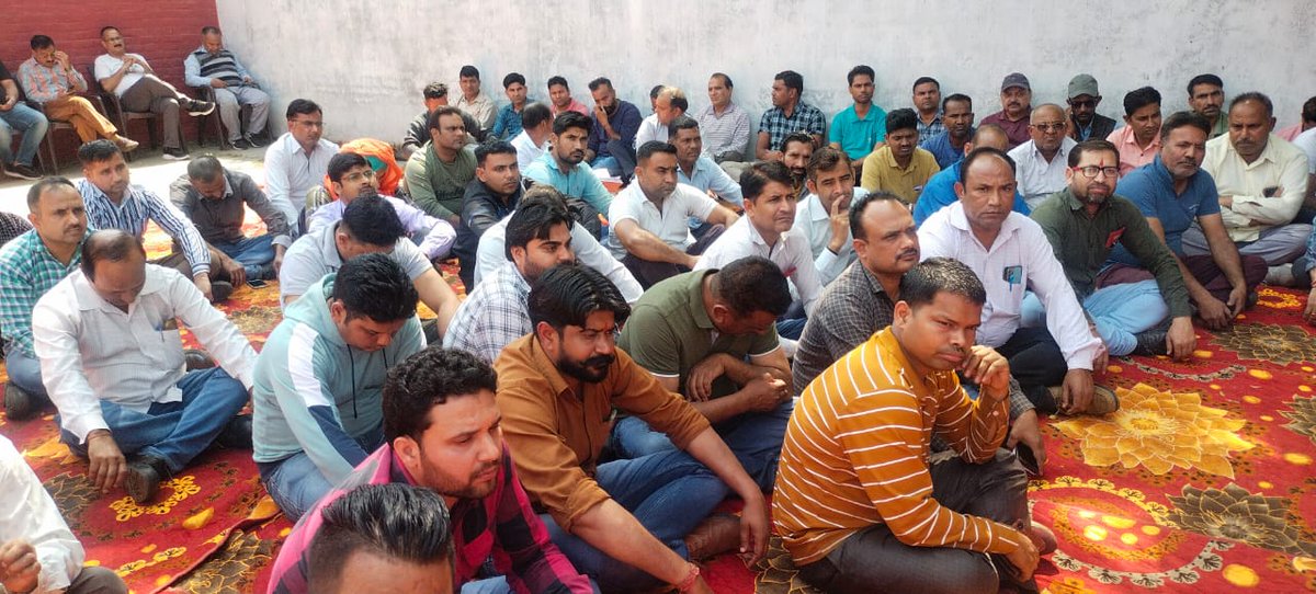 prem_sonker's tweet photo. @ShivaGopalMish1 @RailMinIndia काम.शिवगोपाल मिश्रा जी की Leadership में रेल युवाओं और उनके परिवार का भविष्य सबसे ज्यादा सुरक्षित, NPS को समाप्त कर पुरानी पेंशन बहाली सबसे बड़ा लक्ष! https://t.co/EPbADmcwJE