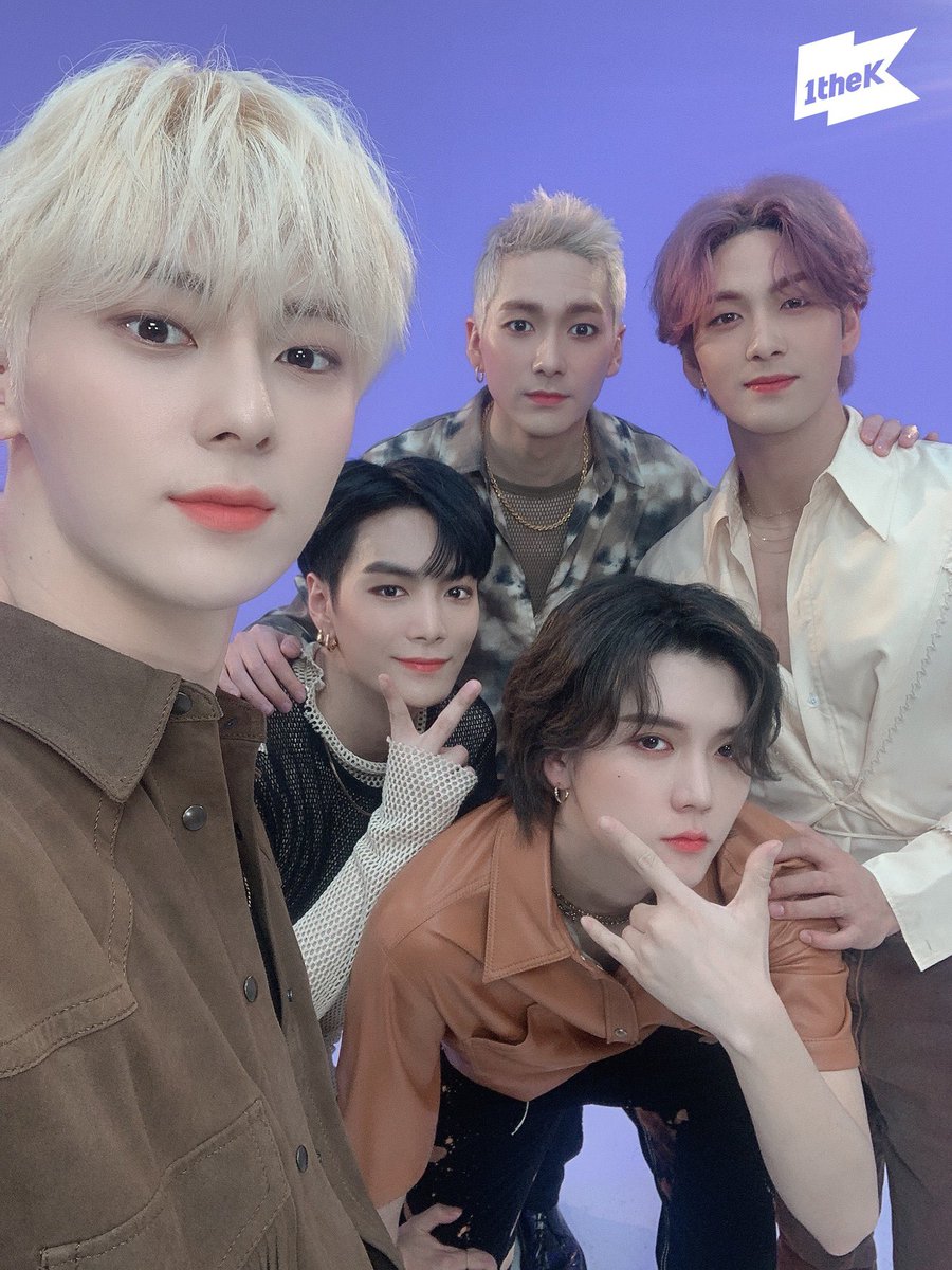 Nu_love_Hyun's tweet photo. 솔직히작년에나는많이
#뉴이스트_데뷔11주년_축하해
슬프고밉기도했어근데
#NUEST_11th_SPRING
올해는행복해그래도다시한번와줘꼭 https://t.co/c9qklhV33Z