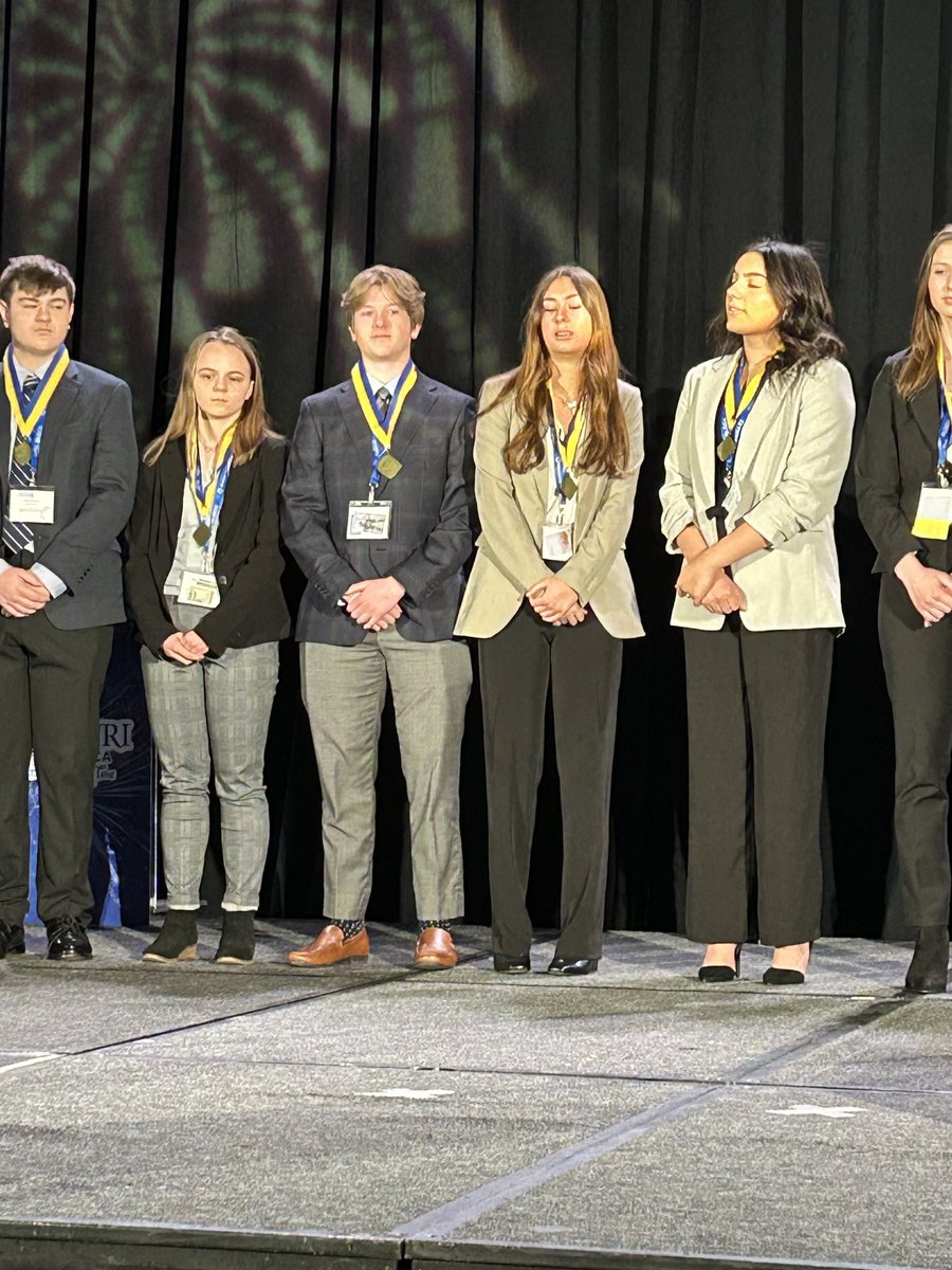 Francis Howell DECA tweet media