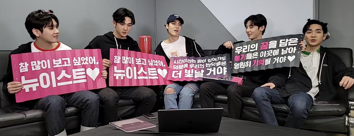 Wintwinter1's tweet photo. 지금도 많이 보고 싶어
#뉴이스트_데뷔11주년_축하해
항상 이곳에 남아
#NUEST_11th_SPRING
영원히 기억될거야💖 https://t.co/8dB0kUhvPN