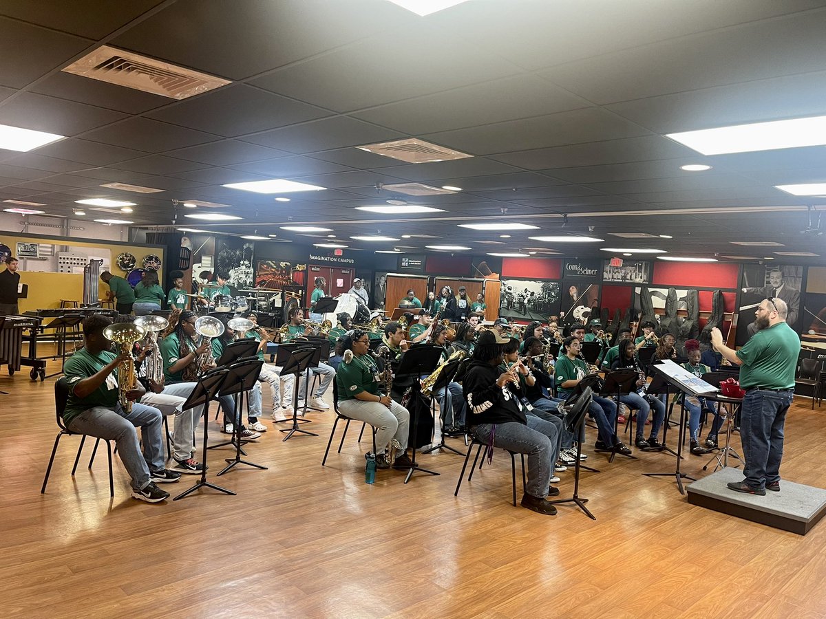 HHS_Canes's tweet photo. Finally embracing @HightowerHSBand @HHS_Canes our #purpose for traveling to @WaltDisneyWorld as we enjoy this amazing 🤩 educational experience of recording music. #bethestorm 🌀 https://t.co/ufaSV4dSeY