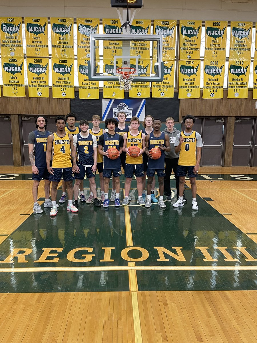 RCTC men’s basketball at their official practice prior to their NJCAA opener in Herkimer, NY. Opening game for the Yellowjackets is at 4;00ET on Wednesday.