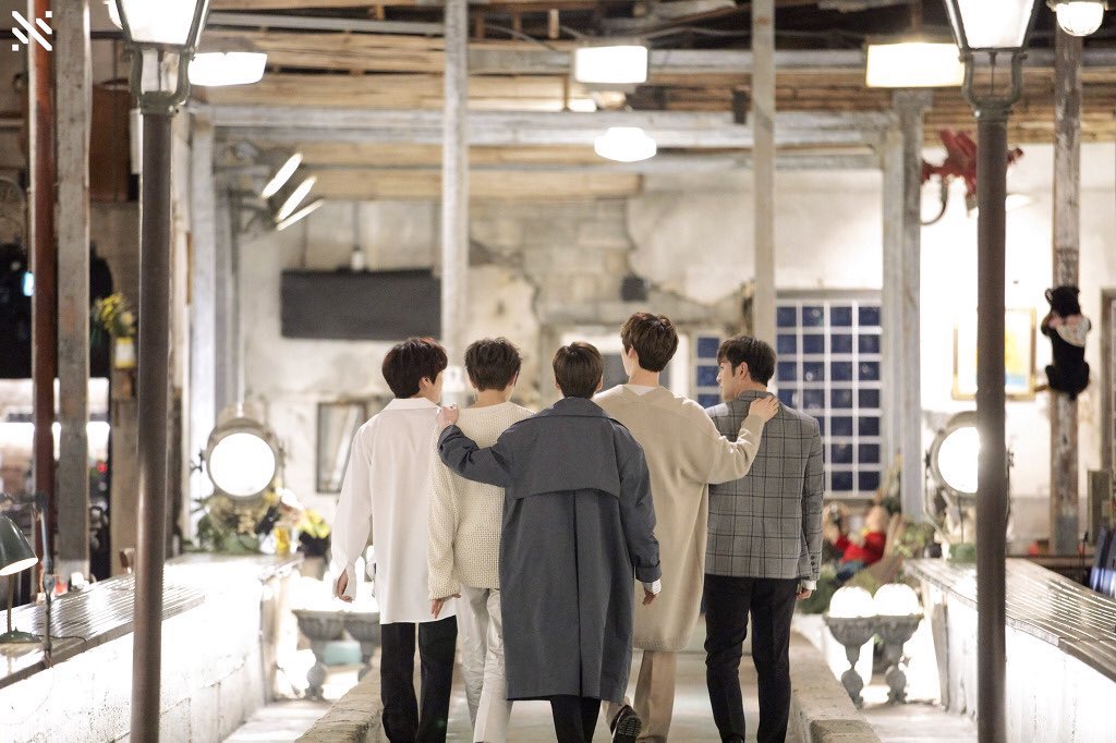 lovebadaxx's tweet photo. 못참을만큼네가그리워서보고싶으면그때난어떡해
#뉴이스트_데뷔11주년_축하해
내가널잊는일숨이멈출때까지없을거야
#NUEST_11th_SPRING
세상이모두변해도나는변하지않을수있어
추운겨울이모두지난3월이되면
그곳에서있을게다시봄이찾아오면 https://t.co/jaQA0jWlHr