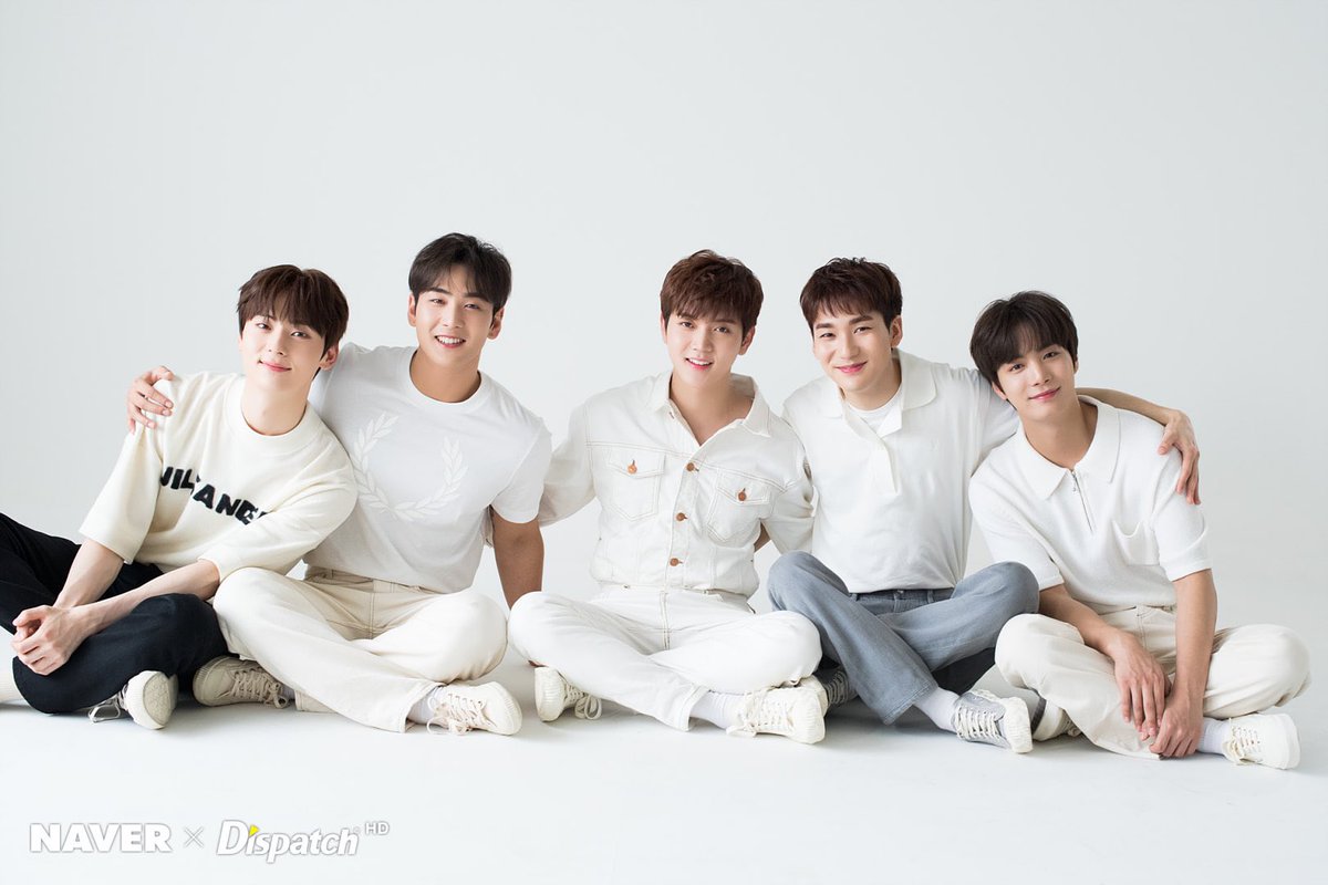 yunnykwon0121's tweet photo. 러브가 제일 잘하는 거 그게 기다리는거야
#뉴이스트_데뷔11주년_축하해
러브가 얼마나 강한데 얼마나 단단한데
#NUEST_11th_SPRING
러브들 너무 많이 울지는 마요 머리 아프니까 https://t.co/GMcg3PpOZO
