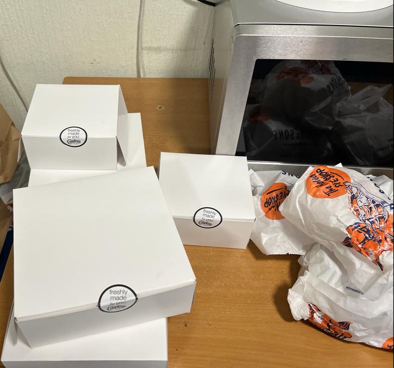 IMH_Company's tweet image. The team has been tucking into treats today to celebrate the birthday of Alan Walker who recently celebrated 30 years with the company! 

Many happy returns Alan and thank you for the sweet and savoury goodies. 

#birthdaywishes #Greatteam #Hydrauliccomponents