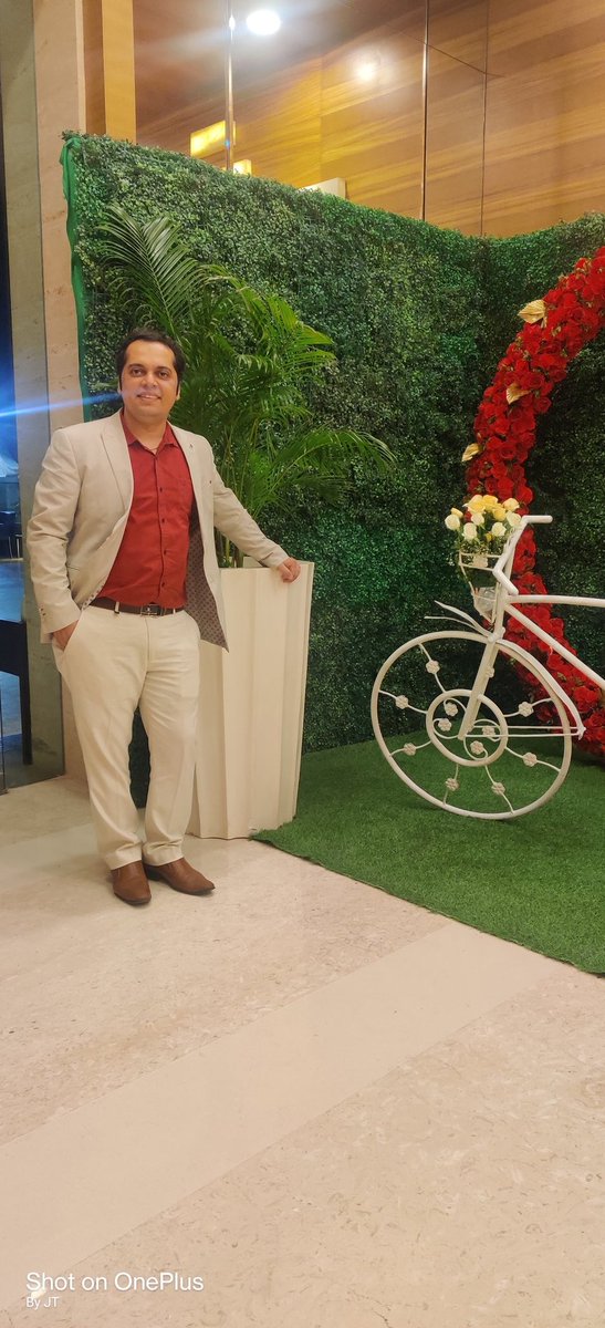 JayThakkar22's tweet photo. Time for some options presentation this time at the @Sharekhan Branch Meet 2023. It's time again to Dream, Dare and Deliver #boom
#OptionsTrading #OptionsSimplified
#Sharekhanbranchmeet https://t.co/Kvpgi7kA6k