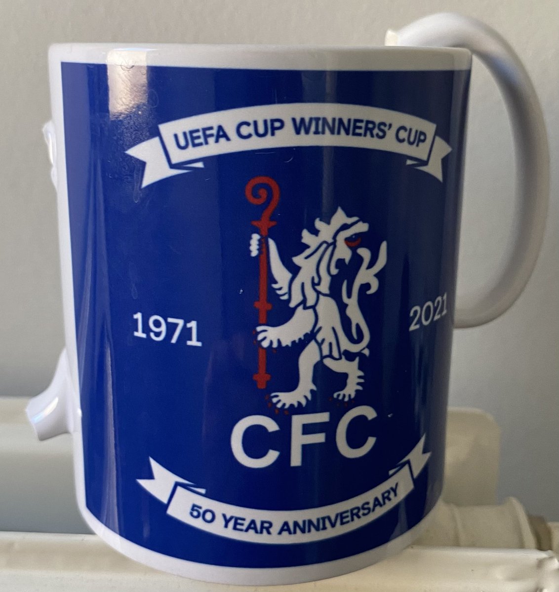 lainiec07's tweet photo. I’m so upset, I broke my favourite ever Chelsea Mug! Can anyone recommend a really good glue to fix the handle with? Sadly this mug is no longer available to purchase! Many thanks! #KTBFFH #ChelseaFC #Glue #CFC https://t.co/4aEux1sSCs