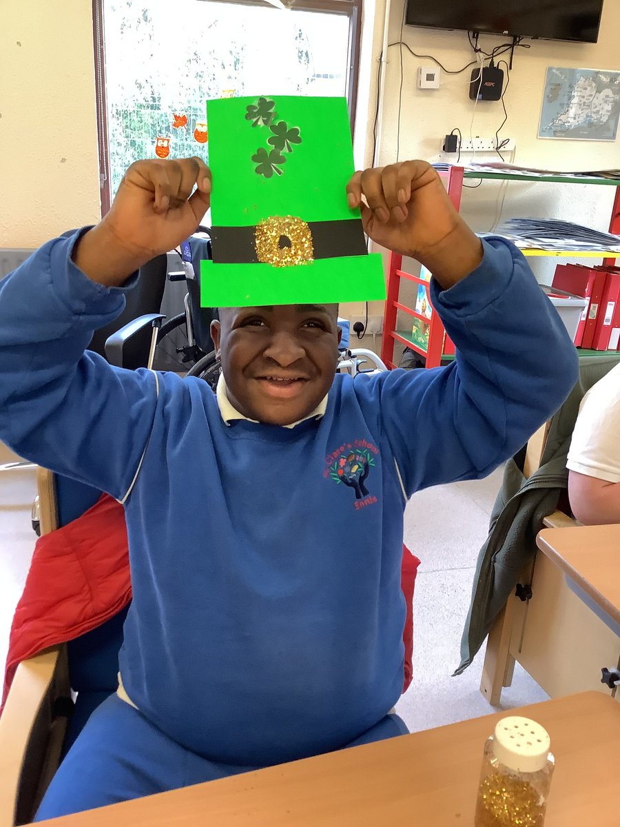 stclares_ss's tweet image. The primrose class had a great time making their Saint Patrick's Day hats! 🍀🎩💚 #nicehat #suitsyousir