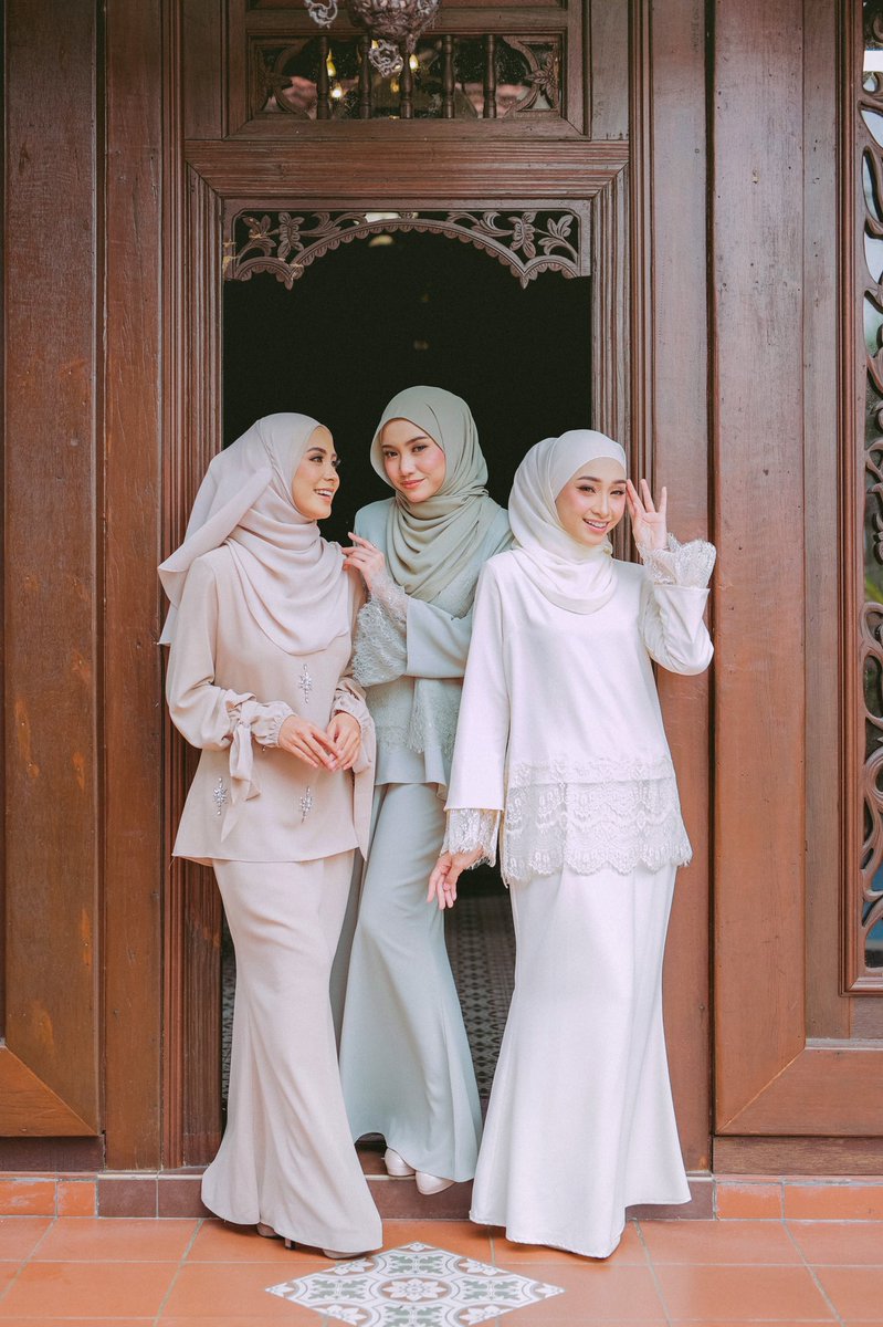 besidesaina's tweet photo. Tahun ni @wadiadra release baju harga mampu milik. CUMA RM159 SAHAJA‼️ beli esok di shopee 

https://t.co/KmCvfam9r4 https://t.co/w8jjAUUIkl