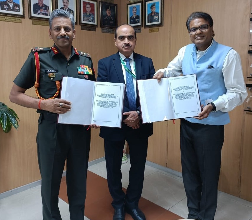 neeraj_rajput's tweet photo. #IndianArmy has taken a lead in awarding first ever iDEX procurement project to Indian Startup, Hyper Stealth Technologies Pvt Ltd for indigenously developed ‘Integrated Mobile Camouflage System’ for Mechanised Forces. https://t.co/LGW0lGGdfA