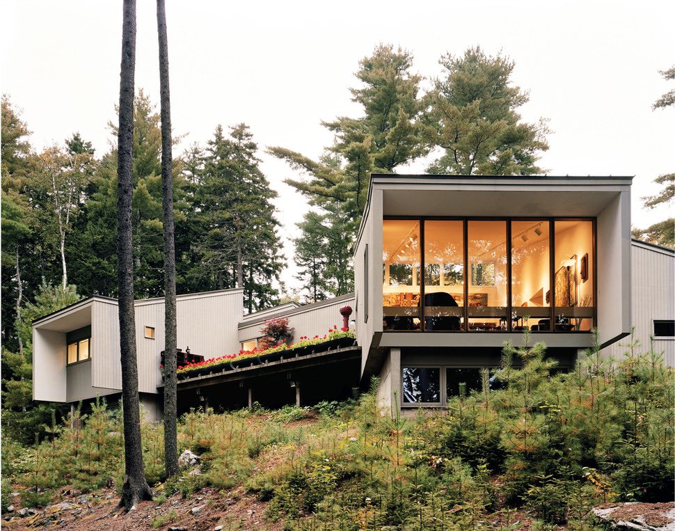 kitwilsonwriter's tweet photo. Peter Cohen’s house in Maine is lovely (via @dwell) https://t.co/9gn1fE7Pi0