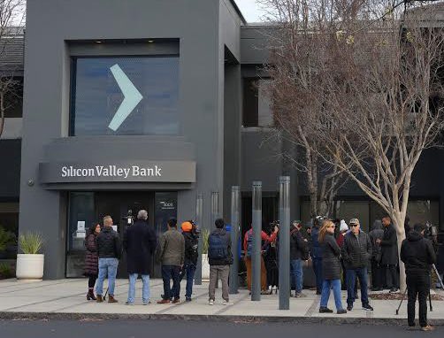 ParadigmaEdu's tweet photo. “SÓ DEIXE nos BANCOS o DINHEIRO que você está disposto a PERDER” 

#Bitcoin https://t.co/f9q5V8vEUZ
