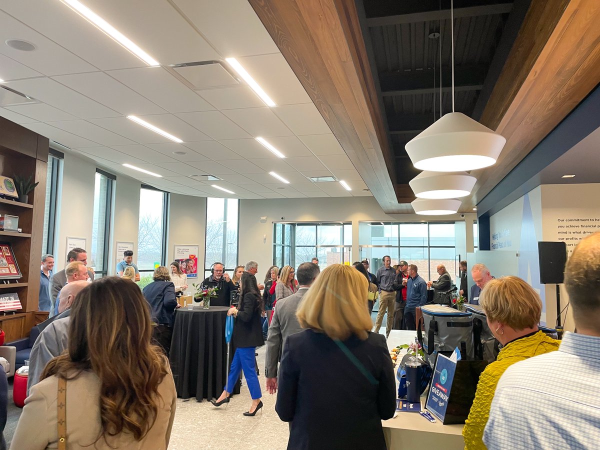 ALHuberGC's tweet photo. Blue Springs Chamber cut the ribbon on our most recent Community America project! We love our repeat clients!
 
#CACU #alhuber #financialconstruction #bluespringsconstruction https://t.co/JzUMKQbQoq