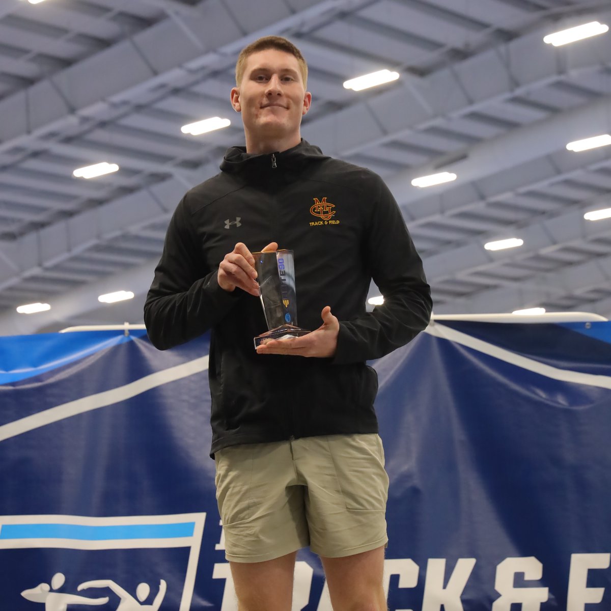 NCAA's tweet photo. 📚 4.0
💪 exercise science
🏃‍♂️ @CMUmavstrack 

Congrats to Justin Thompson, the 2023 #Elite90 recipient for @NCAADII men's indoor track and field!

#D2MITF https://t.co/8hd9Vophzb