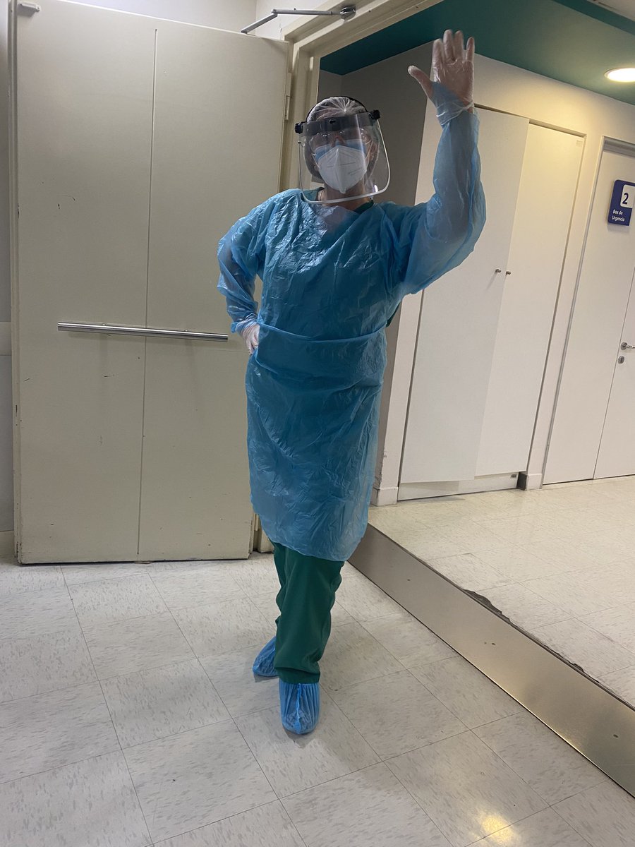 consue_db's tweet photo. Traje #miss17 del 2020 y 2023 #pandemia #COVID19 #coronavirus #sigamoscuidandonos #mascarilla 
#malditovirus 😓 https://t.co/JmnnQVXNb6