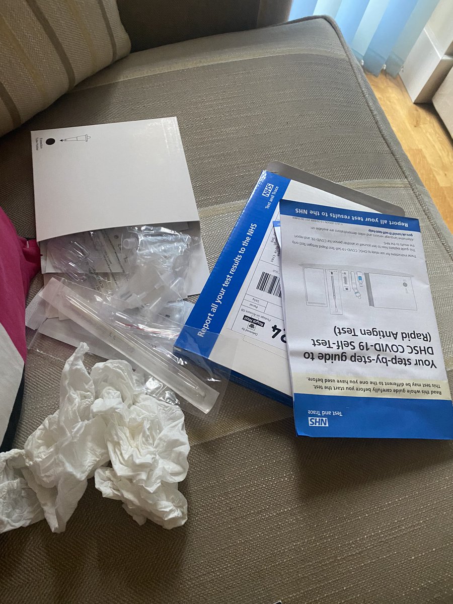 DocsDoItBetter's tweet photo. Ran out of luck.. (Covid negative, though🤞🏼) I abhor sneezing and runny nose and sore throat with a passion 🤧😩😩 #SendTissues https://t.co/9iyan4uwwu