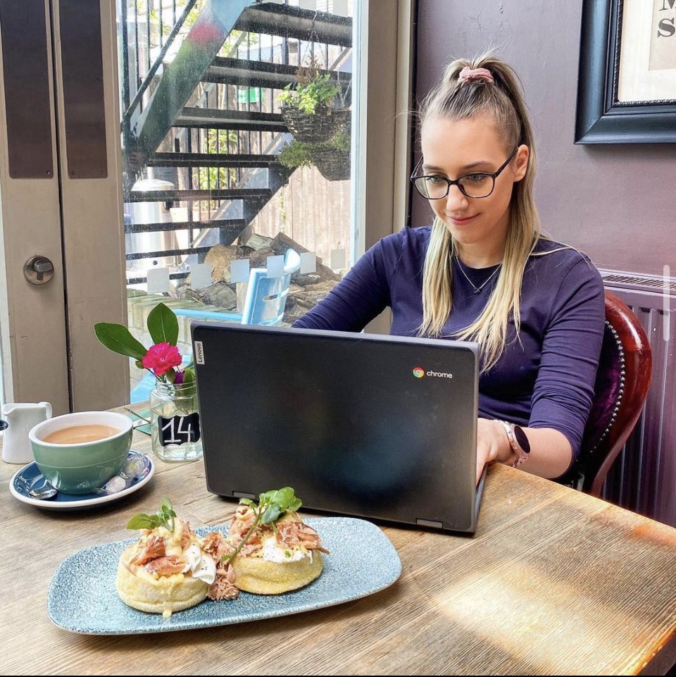 ShaftesburyPub's tweet image. Who needs WFH when you can WFP? 🍻💻 Avoid train strikes and boost productivity with a change of scenery. Cheers! 🚂🚫💪 #workfrompub #avoidtrainstrikes #productivity
