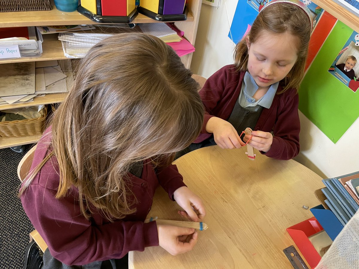 crosshill_ps's tweet photo. We made our own musical instruments today using lolly sticks, elastic bands and straws! We can blow through it and the vibrations create a tune! We are beginning to explore what sound waves are. #sacSTEM #CROSSHILLCLASS1 @STEMLearningUK https://t.co/hq3XgTbk3J