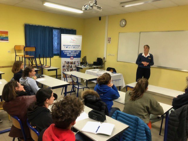 Soirée des métiers défense et sport : 17 intervenants. Staps creps collectivités territoriales diététique psychomotricité économie management. Ateliers familles élèves intervenants. Échanges très fructueux. <a href="/EpsAcNice/">EPS Académie de Nice</a> <a href="/nice_saio/">saio</a> <a href="/AcademieNice/">Académie de Nice</a>