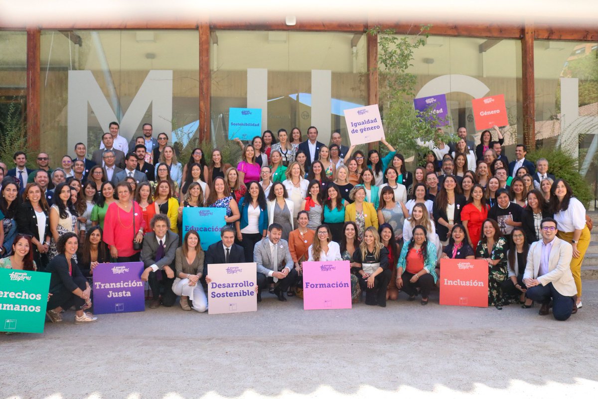 MinEnergia's tweet photo. ¡Más de 100 empresas adhieren al compromiso #EnergíaMásMujeres!⚡ 

El ministro @DiegoPardow, la subsecretaria @LuzVidalH y el subsecretario @feliperamos1980 participaron en esta firma de acuerdo público privado para avanzar hacia la igualdad de género en la industria energética. https://t.co/zbaLn7p3AN