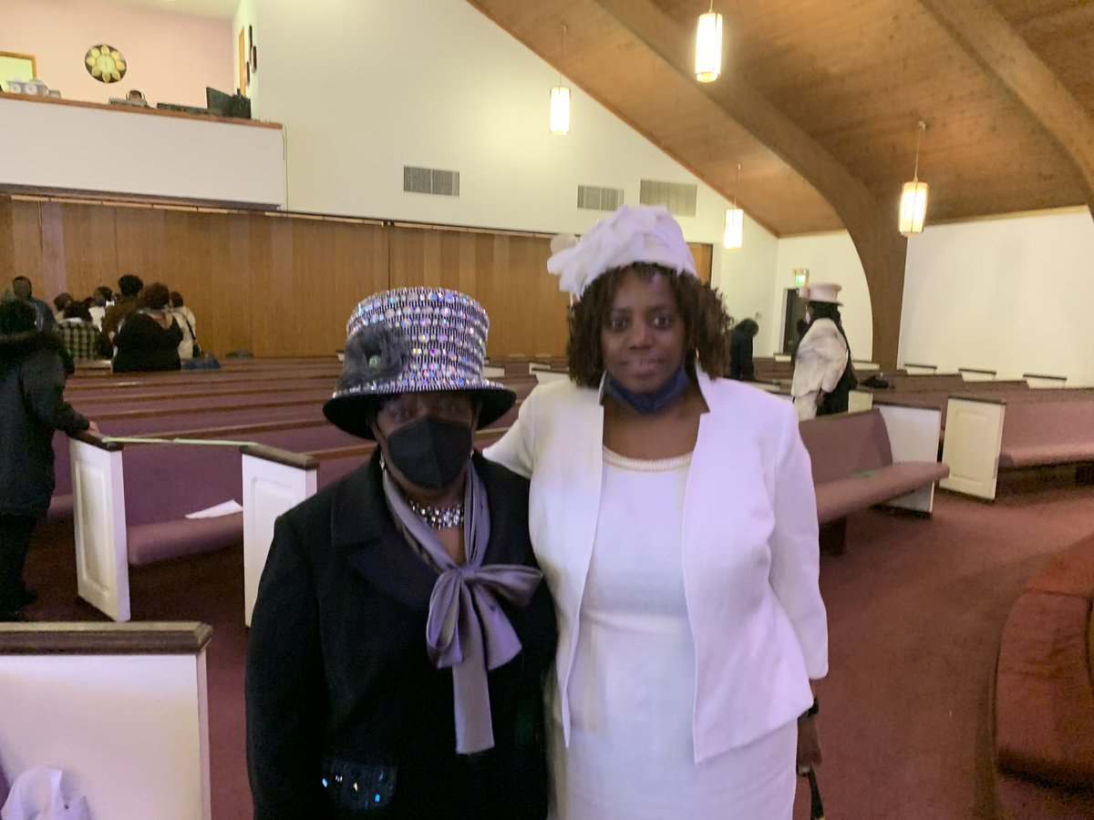 PayneMemBmore's tweet photo. Hat Sunday at Payne Memorial AME Baltimore &amp; the Women came ready!!#CrownYourCrown https://t.co/ILOgpWn7CI