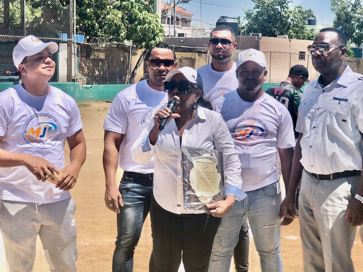 MariaSu46796013's tweet photo. Somos Deporte,Educación, Cultura…..#somosequipo #mariasuarezdiputada #seguimostrabajando https://t.co/OUblTzxsQD