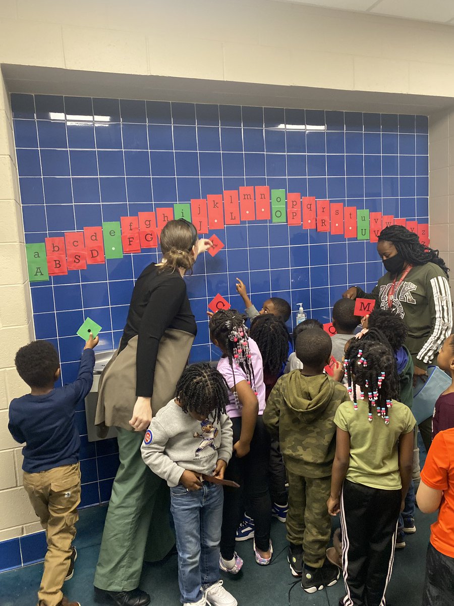 jess2004ua's tweet photo. Every minute of every day! Ms Sandifer’s kindergarten class uses their restroom time to keep learning! Thank you @curl_stacy for bringing a vision to life! #lifelonglearner #maximizingtheirschedule #learningonthemove @JEFCOED @uwclemontigers @jaygary @angelajw97 @orush2 https://t.co/ZbQbRB4f1W