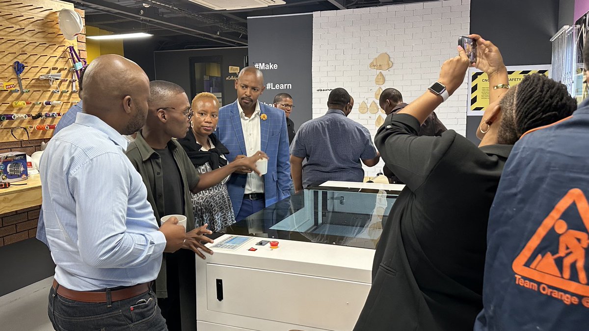LepataMafa's tweet photo. Orange Digital Center Botswana hosting Orange Botswana Executive. Fablab students demonstrating use of laser cutting machine to engrave wood.#ODC#digital https://t.co/CJ3Cv51QKI