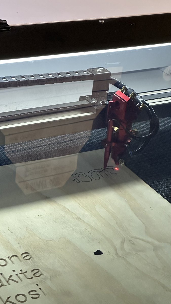 LepataMafa's tweet photo. Orange Digital Center Botswana hosting Orange Botswana Executive. Fablab students demonstrating use of laser cutting machine to engrave wood.#ODC#digital https://t.co/CJ3Cv51QKI