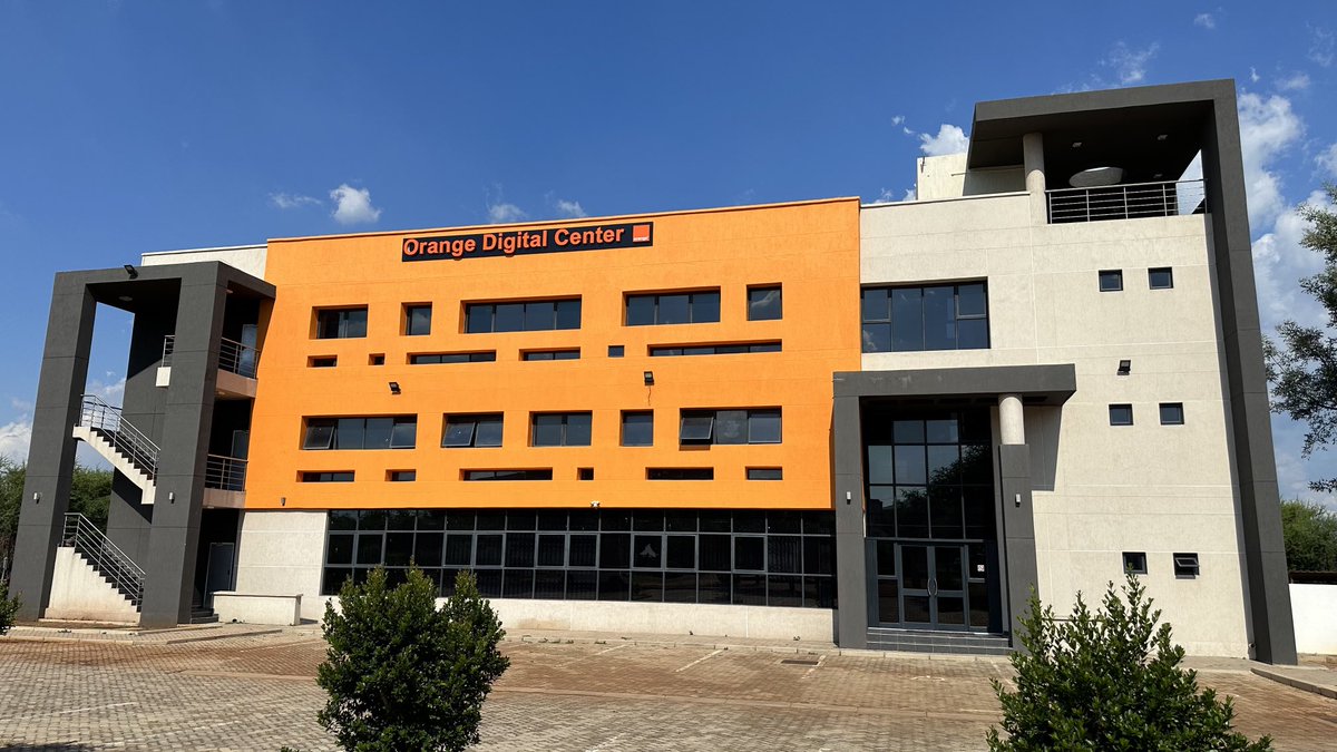 LepataMafa's tweet photo. Orange Digital Center Botswana hosting Orange Botswana Executive. Fablab students demonstrating use of laser cutting machine to engrave wood.#ODC#digital https://t.co/CJ3Cv51QKI