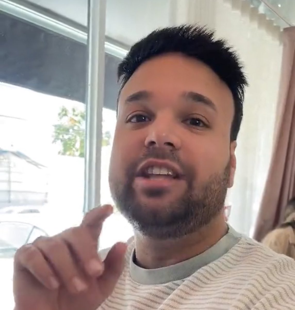 camara532's tweet photo. Y este peinau hijoeputa hahahahha la real pregunta aqui es quien carajo es tu barbero 😭😭😭😭 https://t.co/6YjOEBcS0a