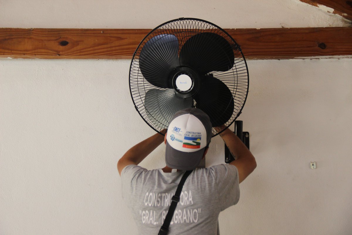 MarioSeccoOK's tweet photo. 💯En esta primera etapa, se instalaron 120 equipos de última tecnología y en los próximos días se colocarán otras 500 unidades. 

Desde el Municipio trabajamos permanentemente para que los niños, niñas y jóvenes ensenadenses puedan tener una educación de calidad 🤝 https://t.co/lRddf7R7qy