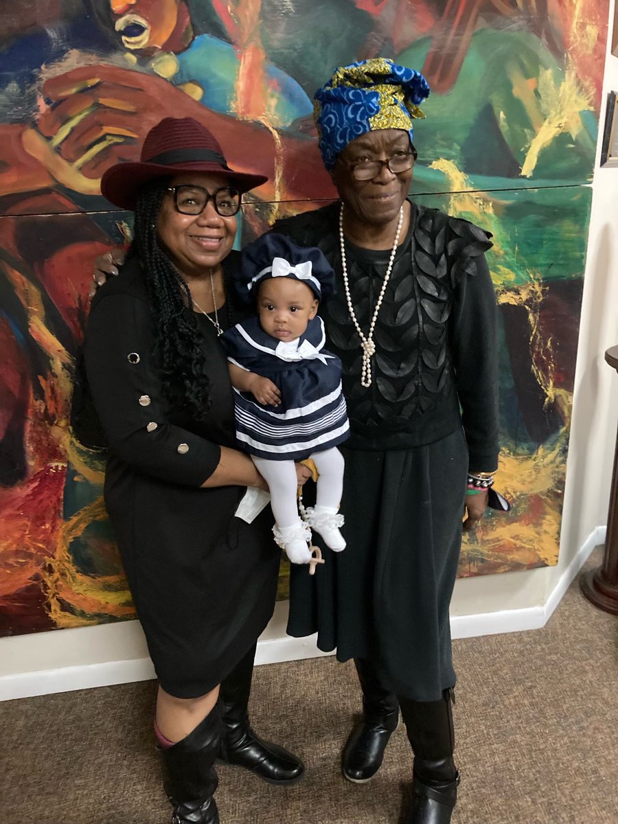 PayneMemBmore's tweet photo. Women at Payne Memorial AME Baltimore wearing their crowns!#CrownYourCrown https://t.co/uL0KqTAMRd