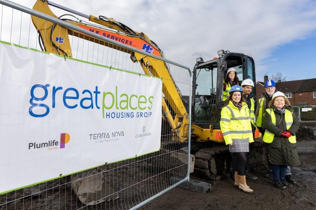 On Friday we welcomed Cllr Tracy Kelly, Deputy City Mayor at <a href="/SalfordCouncil/">Salford City Council</a> Highfield Rd for <a href="/MyGreatPlace/">Great Places Housing Group</a>. The scheme will provide supported housing for adults with learning disabilities &amp; 2 and 3 bed houses for affordable rent. greatplaces.org.uk/?news=deputy-m…
#improvinglives #housing