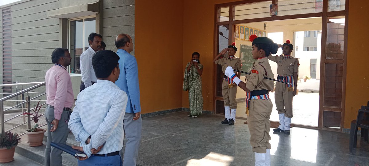 MMDRSKolar's tweet photo. @DOMGOK Today Honbl'e Director Sri. Raghavendra sir and Asst. Director Sri Shiva Kumar sir paid a visit to PETC Centre Dr. APJ Abdul Kalam Residential school Kolar,, https://t.co/mVsSmydgr7