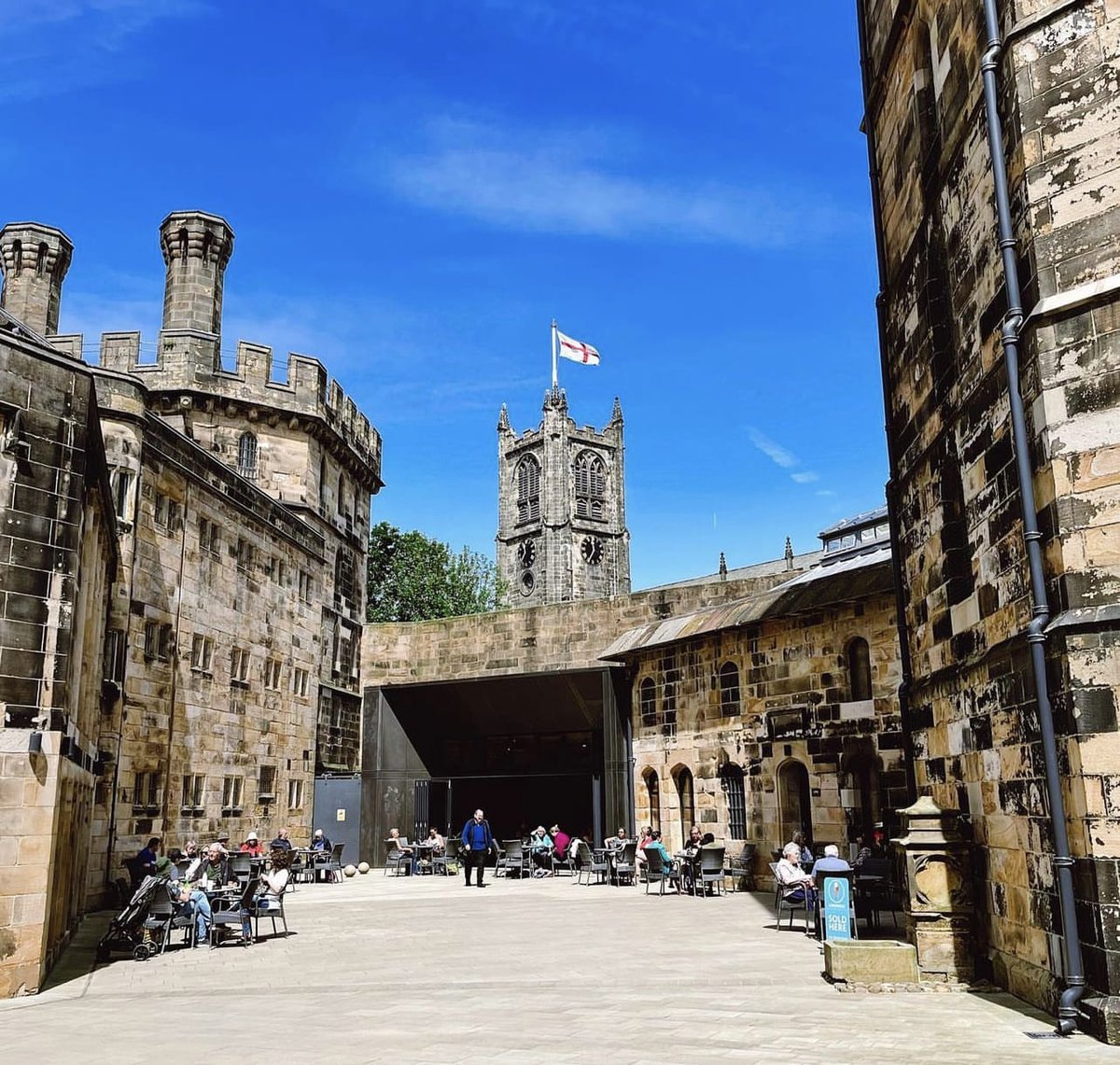 beverfood's tweet photo. https://t.co/zI5p331AuR - Visitare il castello di Lancaster gustando un caffè preparato da Eagle One - #CoffeeShopCaffetterie #EagleOne #Inghilterra #SimonelliGroup #Turismo #VictoriaArduino https://t.co/xAvxNo3qaC
