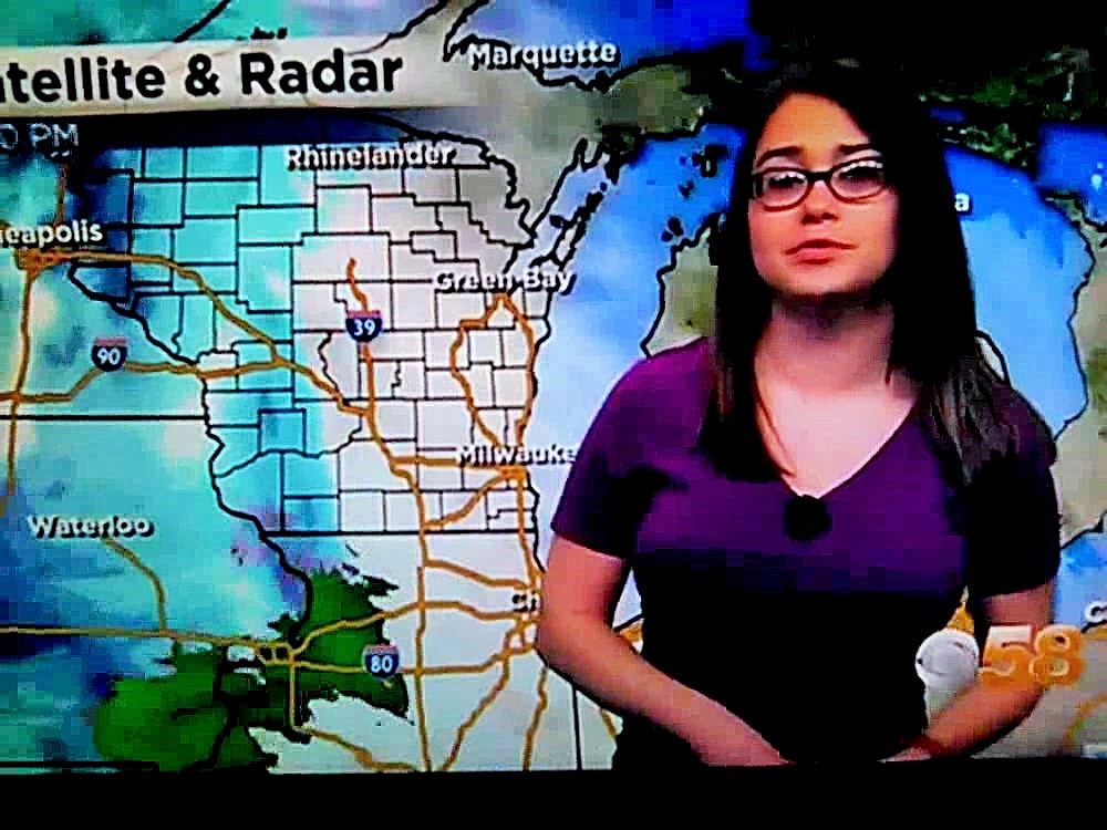 AnnaTorres033's tweet photo. The Milwaukee's Weather Finest Ladies Sam &amp; Pregnant Stephanie From Early This Week With Nice Color Dresses! It's My 1st Pics For Both Ladies &amp; Looking Very Nice For Both! @SamKuffelWx 🟣🟣 @s_barichello 🟣🟣 https://t.co/Lw4Xp0h3vb