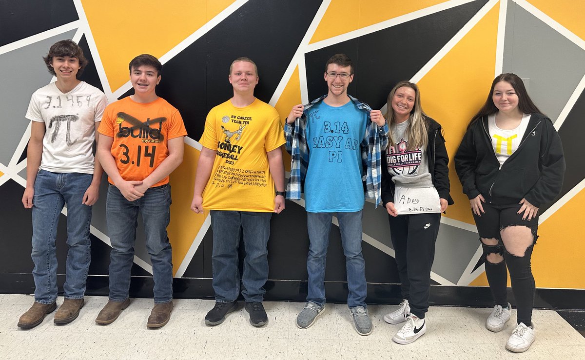 kathleenkoppeis's tweet photo. Happy Pi Day from these styling students! #PiDay #AVTigerPride @AVR2Schools π₯§π‘β«οΈ https://t.co/lF361H6DUm