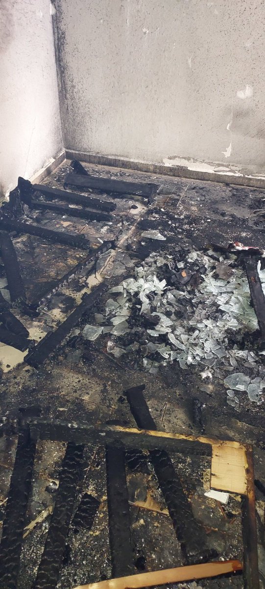 HumanFly16's tweet image. Stay hyper vigilant, take care of yourself, your loved ones and also your neighbors.  we do not play with fire, it is extremely dangerous!!! PS: not my house but the downstairs neighbor, within a second, it almost killed people, luckily it didn't.