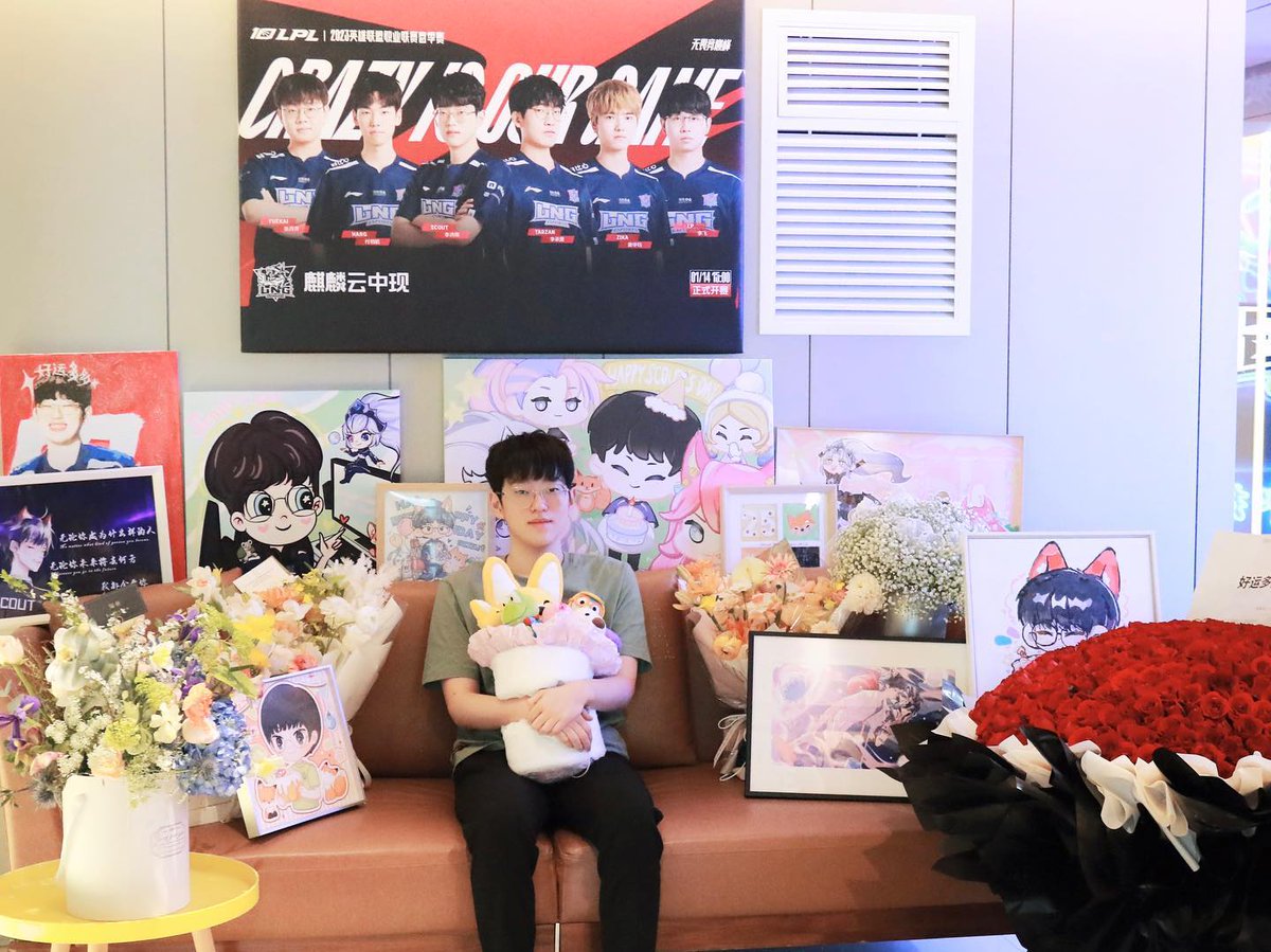 sryggs's tweet photo. 230314 #Scout ins

📝 25🍰 

올해도 행복하자 생일 축하해 예찬아😻 https://t.co/OMjVvCYt09