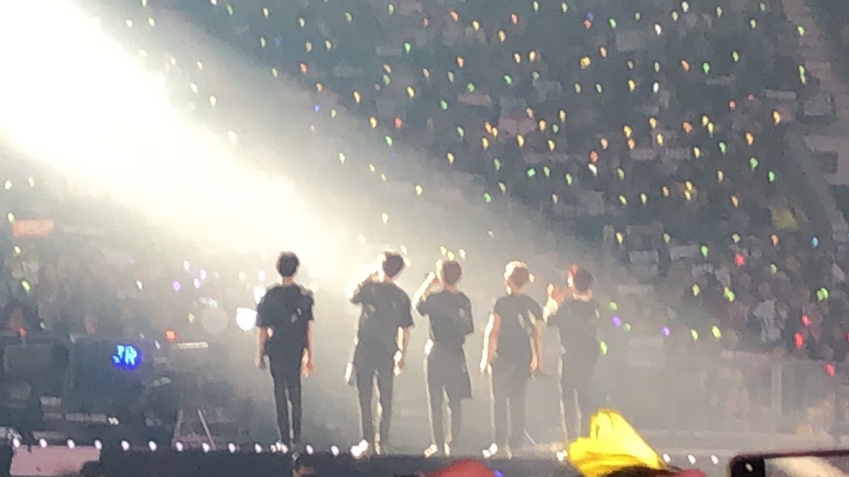 mua0315's tweet photo. 눈물로 마무리했던 3월 15일로부터 딱 1년이 되는 날이야. 다섯이 각자의 모습으로 웃으며 돌아오기를 기다렸던 시간을 지나 이제는 너희를 바라보며 마음편히 웃음지을 수 있어. 함께했던 시간들이 모두 소중했고, 소중하고, 앞으로의 시간들이 여전히 기대된다.
#뉴이스트_데뷔11주년_축하해 https://t.co/sqsCpolERw