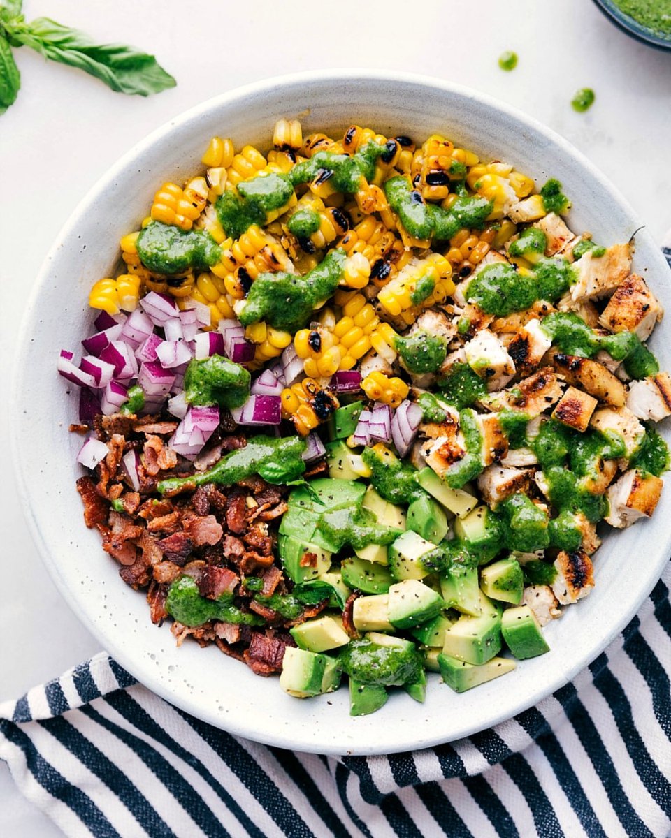 Looking for a protein-packed meal mixed with good fats? Try this Avocado Chicken Salad! @ChelseaLords knows how to make a meal full of flavor! 💥 ​ #MissionProduce #MissionAvocados #NationalNutritionMonth #Protein #Flavor #Foodie #Healthy