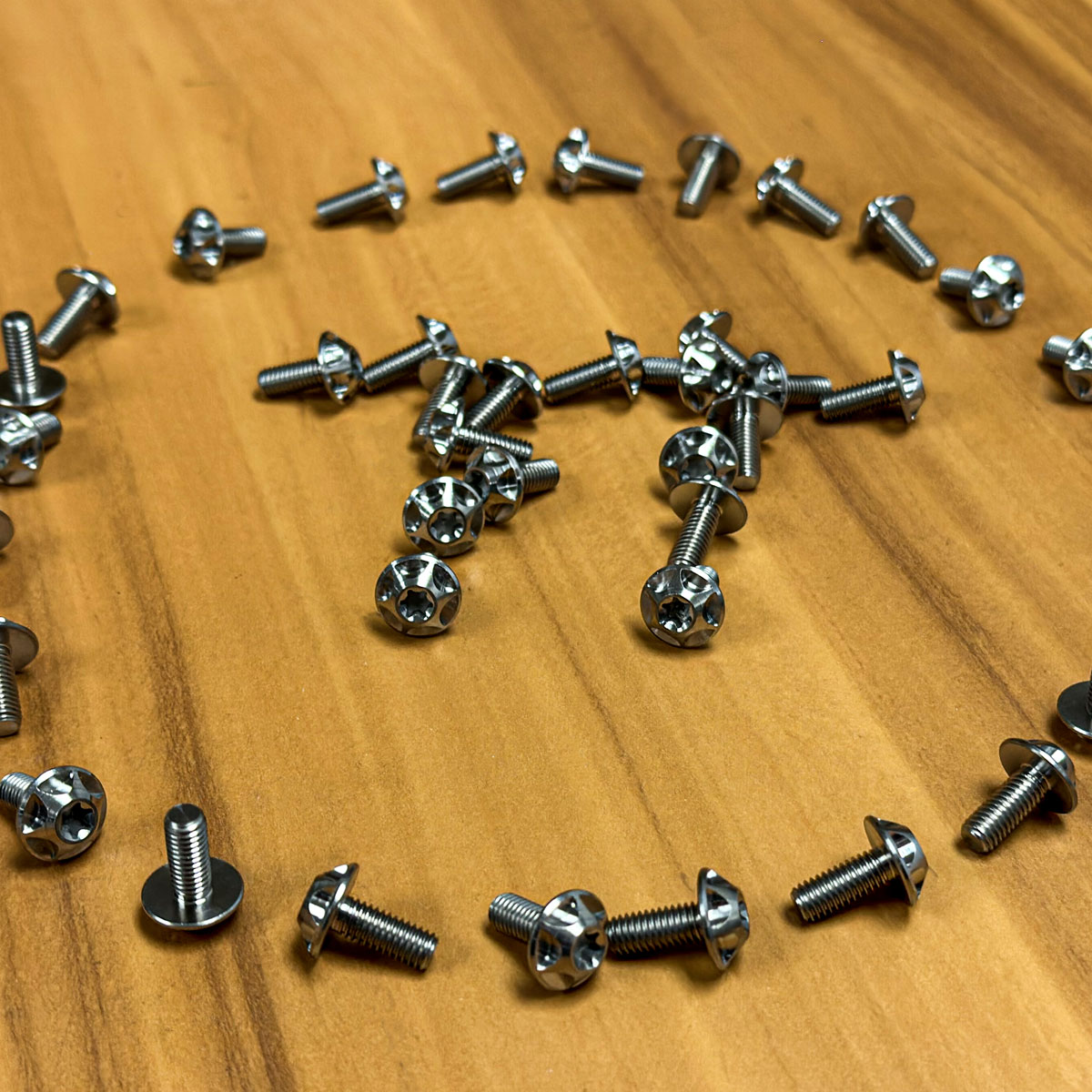 SILCAvelo's tweet photo. Happy #PiDay on #TiTues! Celebrating the mathematical constant and the strong, lightweight, durable metal that makes the best water bottle cages and bolts! π₯§πͺ
https://t.co/RWBw8xJBZ1 https://t.co/0IPHspgrs2