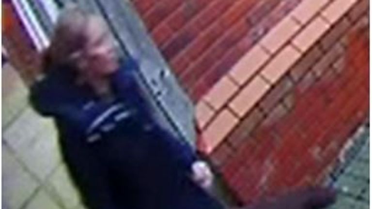 _SpaceD_Monkey's tweet photo. Notice how the new improved cctv re enactment doesn't show this original clip!
#NicolaBulleyCase #NicolaBulleypsyop #nicolabully #nicolabullycctv #notmissing #didntdrown https://t.co/FhLX18oOf5