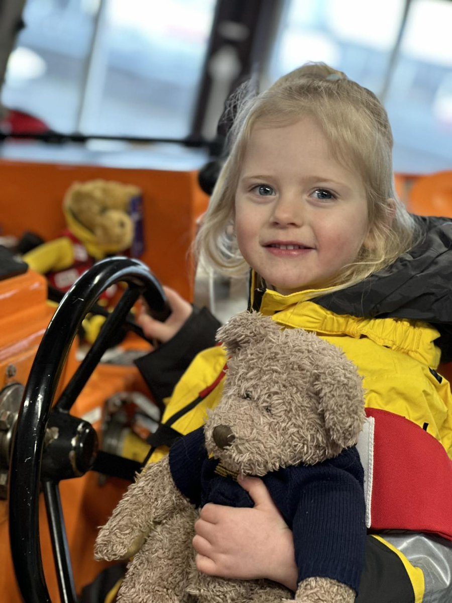 RNLI's tweet photo. Cute story alert!
Bumble Bear of @RNLIDouglas was recently introduced to special crew member Finley Bear who, along with future crew Harriet, showed him how to helm and navigate the #lifeboat Ruby Clery.
#RNLI #FutureCrew #Teddy https://t.co/aeBiGiwVsW