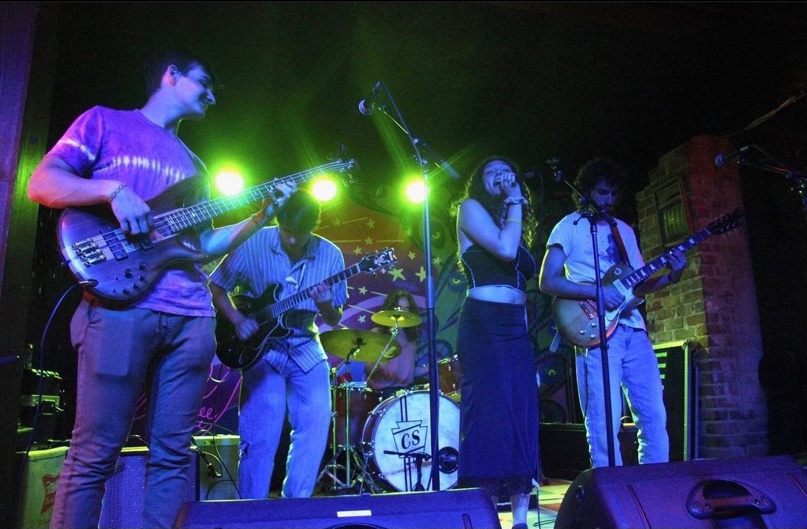 TulaneCrawfest's tweet photo. Introducing our first band, Apricot Jam! More bands to come! #tulane #crawfest https://t.co/wcwbUmp7bu